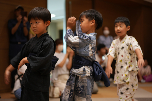 ７月の最新情報（戸出七夕まつり民謡踊り（年長児）・戸出西部保育園オリジナル七夕祭り（年長児・年中児・年少児）・保育参加（ひよこ組０、１歳児））を更新しました。