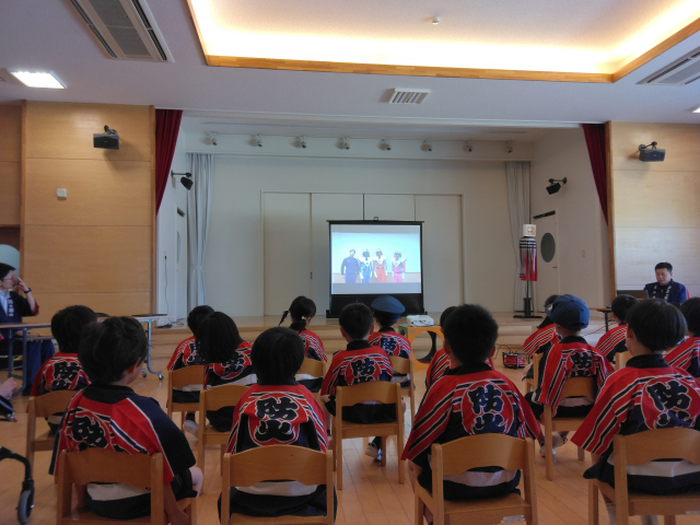 ６月の最新情報（幼年消防の集い（年長児）・保育参観（うさぎ組）・６月のお楽しみ会）を更新しました。